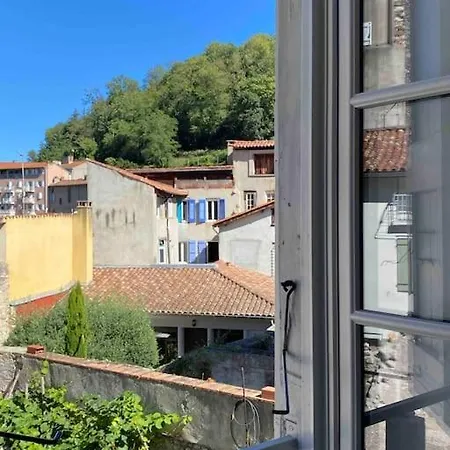 Apartment T3 Spacieux Plein Centre, Parking,clim, Patio, Jardin