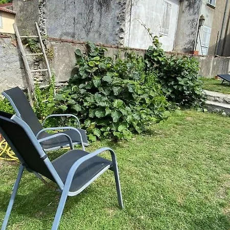 T3 Spacieux Plein Centre, Parking,clim, Patio, Jardin * Foix