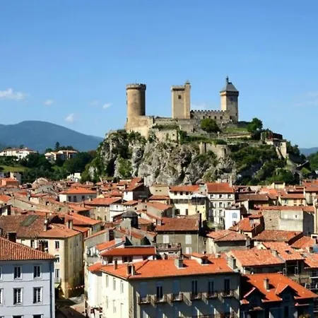 T3 Spacieux Plein Centre, Parking,clim, Patio, Jardin Apartment Foix