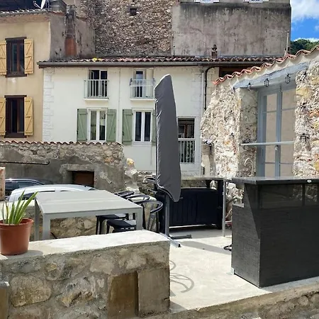 Apartment T3 Spacieux Plein Centre, Parking,clim, Patio, Jardin