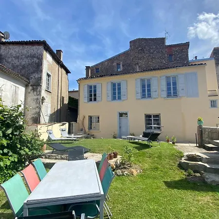 3 Pieces Spacieux Plein Centre, Parking,clim, Terrasse, Jardin Apartmán *