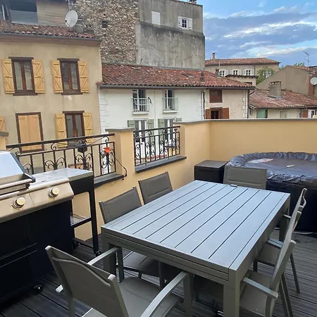 3 Pieces Spacieux Plein Centre, Parking,clim, Terrasse, Jardin *