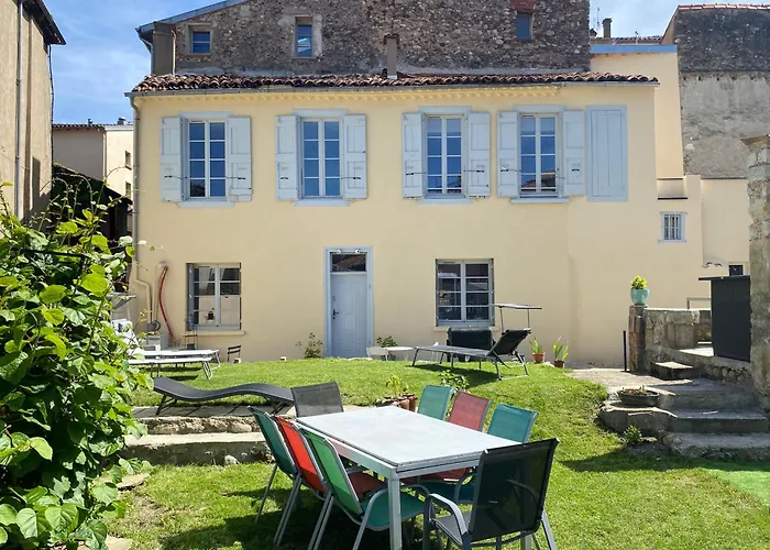 3 Pieces Spacieux Plein Centre, Parking,clim, Terrasse, Jardin *